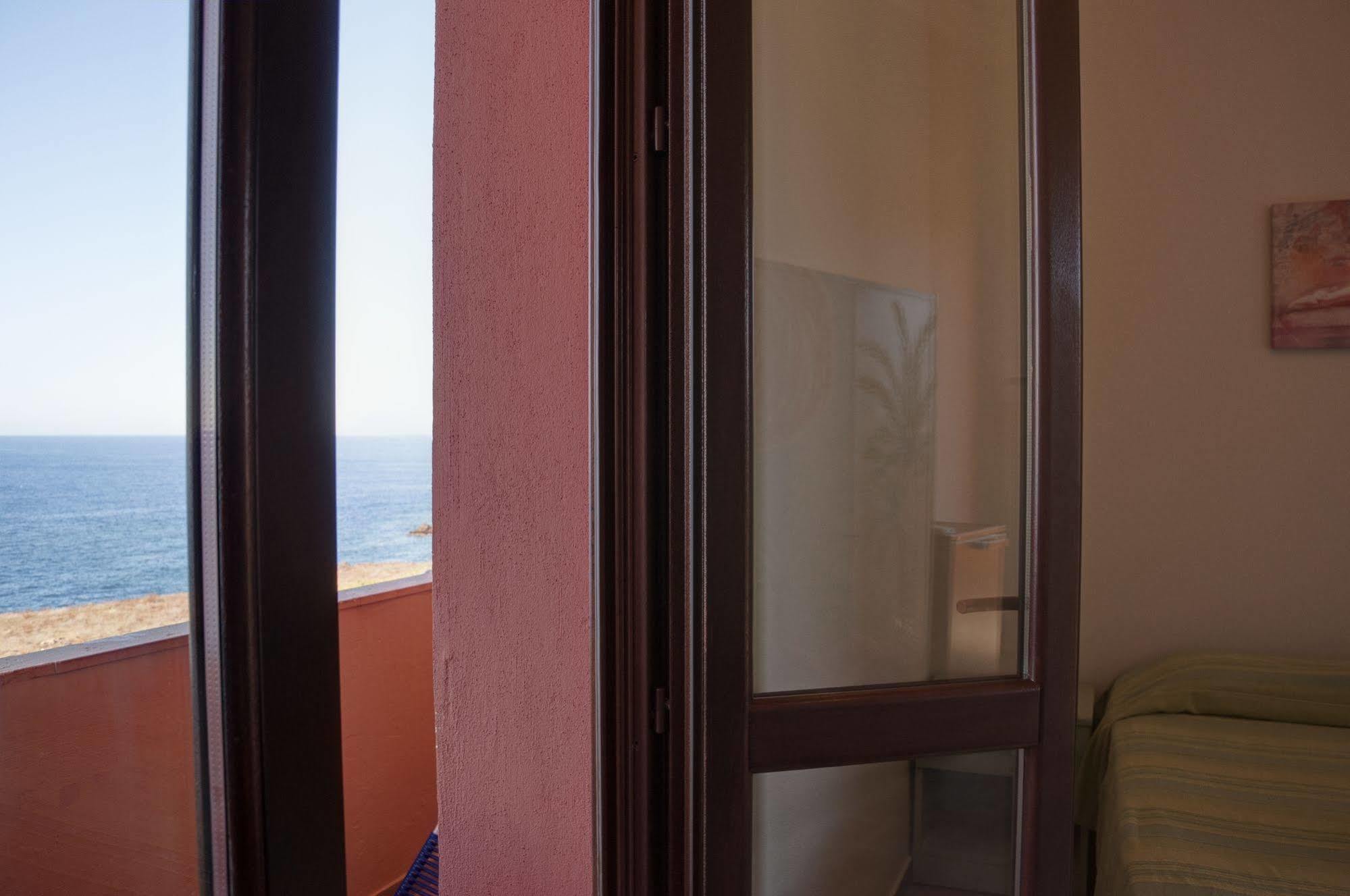 Hotel Bue Marino Pantelleria Buitenkant foto